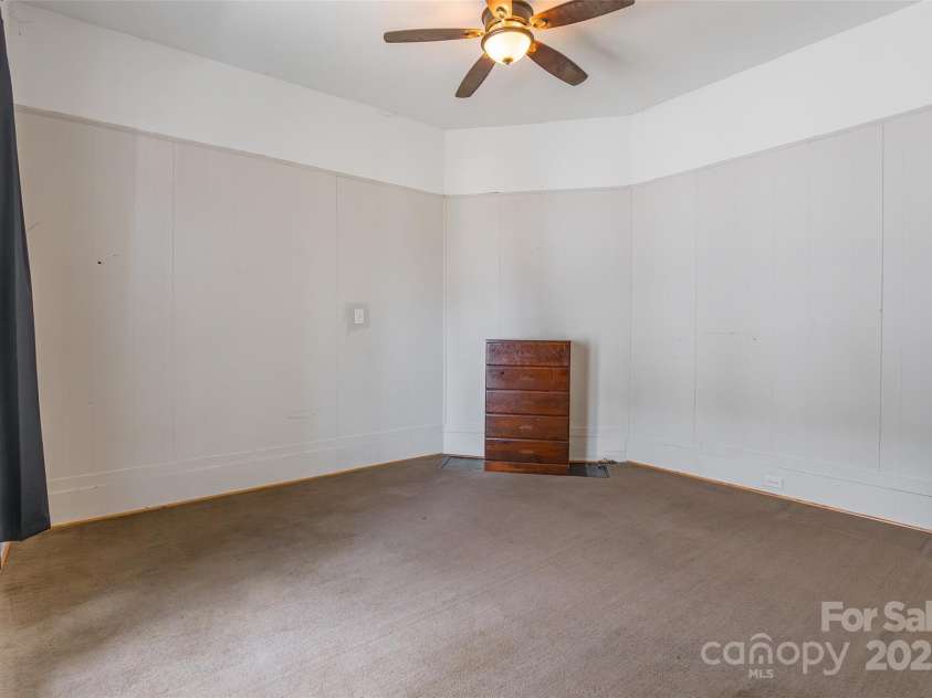 107 Hampton Street, Chester, SC 29706.  MLS# CAR4330673, YatesRealty ID 7027. 
