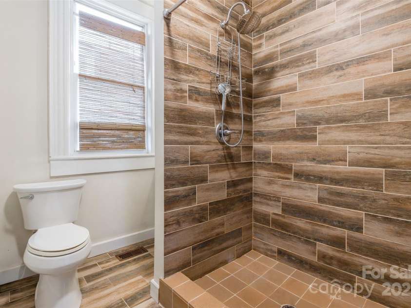 107 Hampton Street, Chester, SC 29706.  MLS# CAR4330673, YatesRealty ID 7027. 