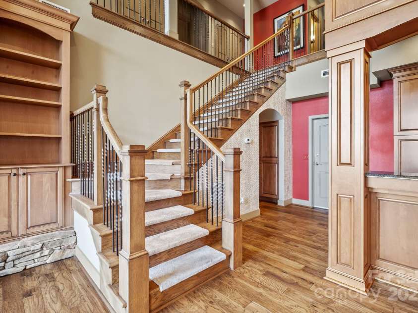 4 Chimney Crest Drive, Asheville, NC 28806.  MLS# CAR4287318, YatesRealty ID 7027. 