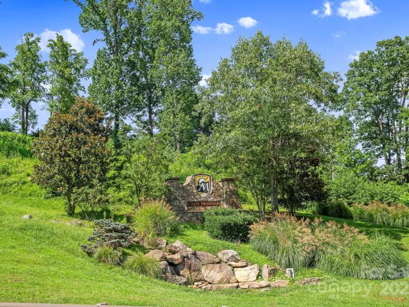 4 Chimney Crest Drive, Asheville, NC 28806.  MLS# CAR4287318, YatesRealty ID 7027. Community Entrance