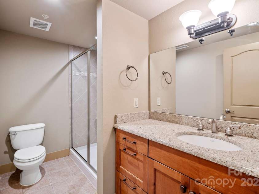 4 Chimney Crest Drive, Asheville, NC 28806.  MLS# CAR4287318, YatesRealty ID 7027. Virtually Staged