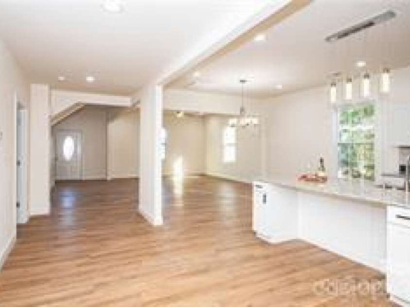 115 Lacy Street, Chester, SC 29706.  MLS# CAR4288204, YatesRealty ID 7028. 
