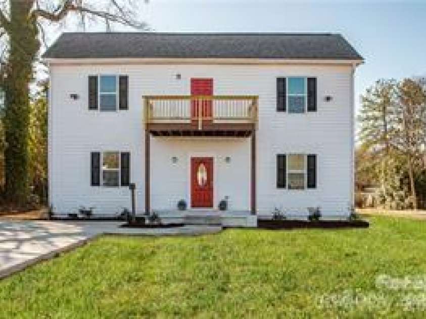 115 Lacy Street, Chester, SC 29706.  MLS# CAR4288204, YatesRealty ID 7028. 