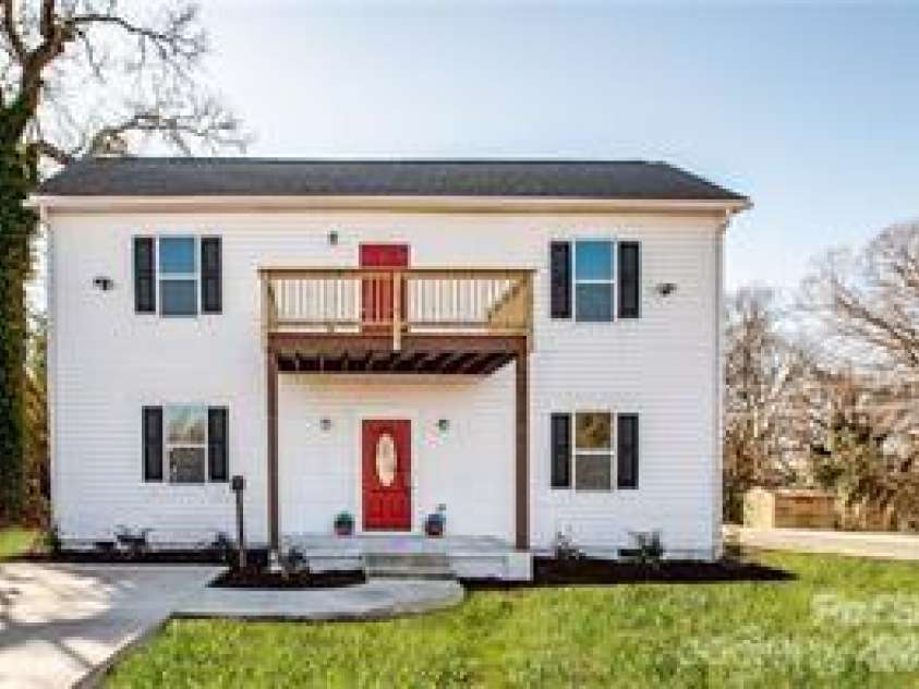 115 Lacy Street, Chester, SC 29706.  MLS# CAR4288204, YatesRealty ID 7028. 