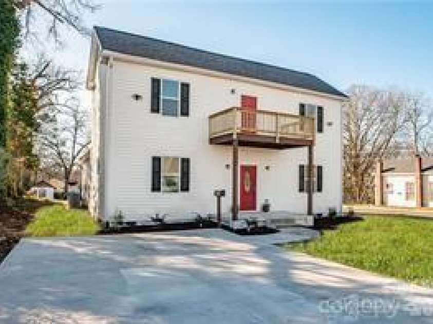115 Lacy Street, Chester, SC 29706.  MLS# CAR4288204, YatesRealty ID 7028. 