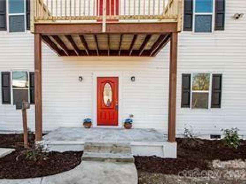 115 Lacy Street, Chester, SC 29706.  MLS# CAR4288204, YatesRealty ID 7028. 