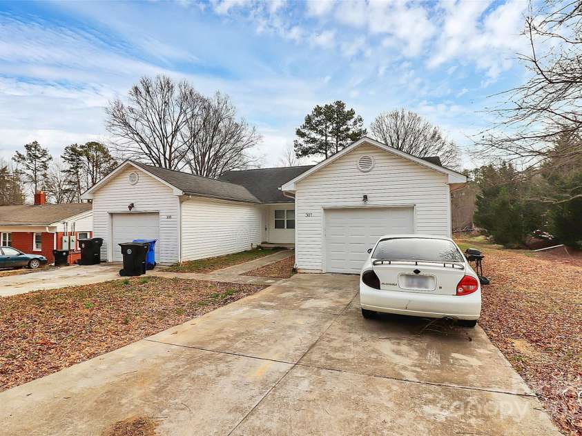 307 Mcneely Avenue, Mooresville, NC 28115.  MLS# CAR4220900, YatesRealty ID 7028. 