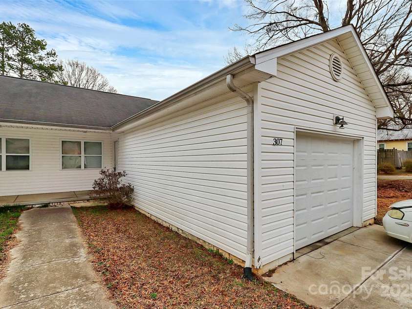 307 Mcneely Avenue, Mooresville, NC 28115.  MLS# CAR4220900, YatesRealty ID 7028. 