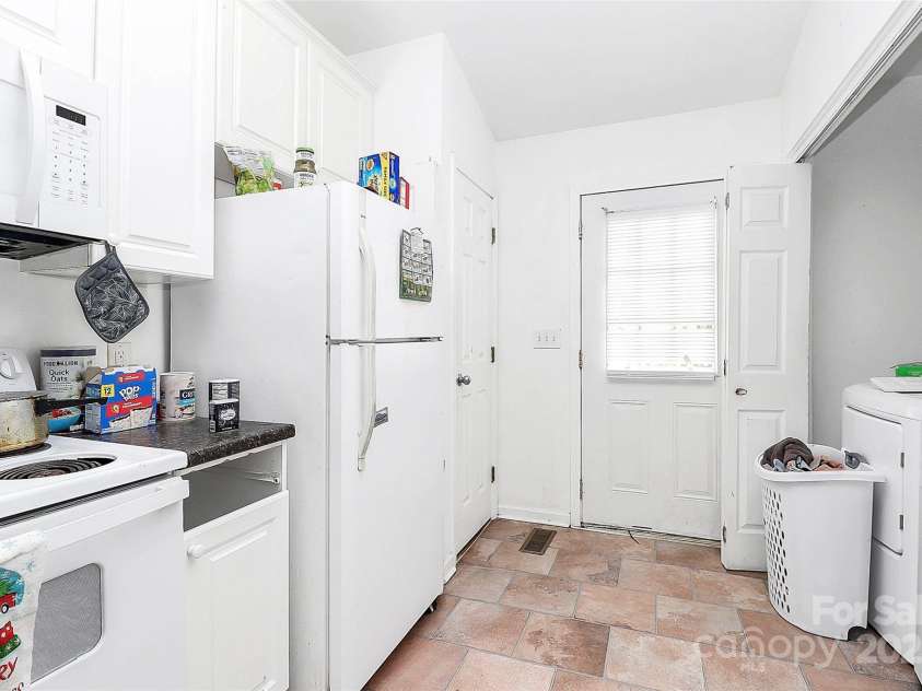 307 Mcneely Avenue, Mooresville, NC 28115.  MLS# CAR4220900, YatesRealty ID 7028. 