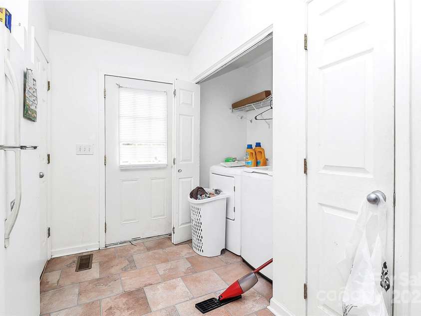 307 Mcneely Avenue, Mooresville, NC 28115.  MLS# CAR4220900, YatesRealty ID 7028. 