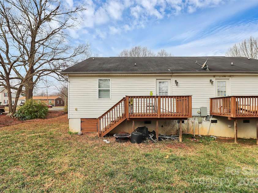 307 Mcneely Avenue, Mooresville, NC 28115.  MLS# CAR4220900, YatesRealty ID 7028. 