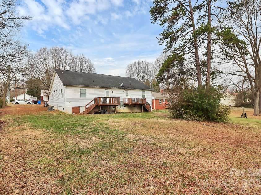 307 Mcneely Avenue, Mooresville, NC 28115.  MLS# CAR4220900, YatesRealty ID 7028. 