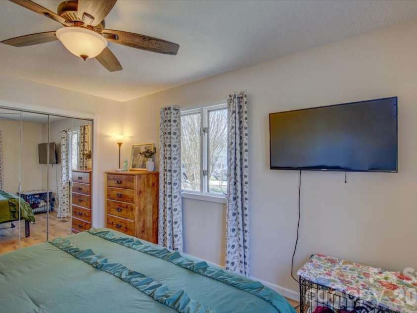 22 Stoney Nob Drive, Hendersonville, NC 28792.  MLS# CAR4354591, YatesRealty ID 7029. Primary bedroom view 3