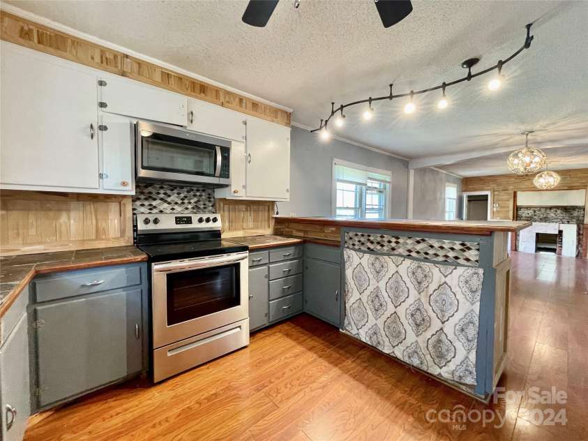 142 Swink Street, Concord, NC 28027.  MLS# CAR4201945, YatesRealty ID 703. 