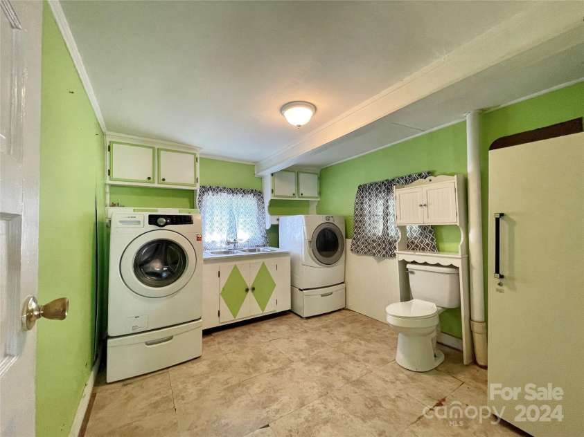 142 Swink Street, Concord, NC 28027.  MLS# CAR4201945, YatesRealty ID 703. 