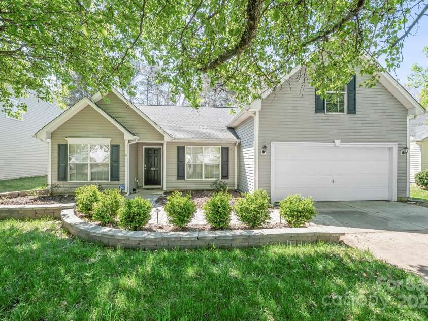 1838 Summit Ridge Lane, Kannapolis, NC 28083.  MLS# CAR4240108, YatesRealty ID 7030. Front Exterior