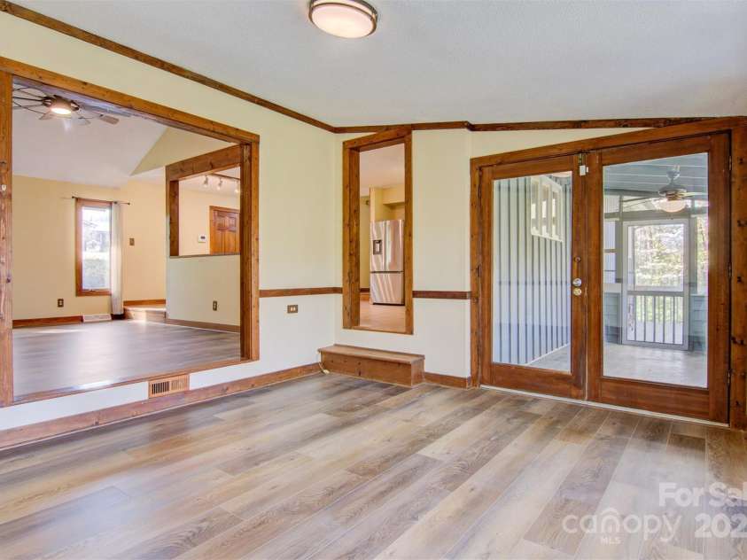 3846 22nd Street, Hickory, NC 28601.  MLS# CAR4241123, YatesRealty ID 7032. 