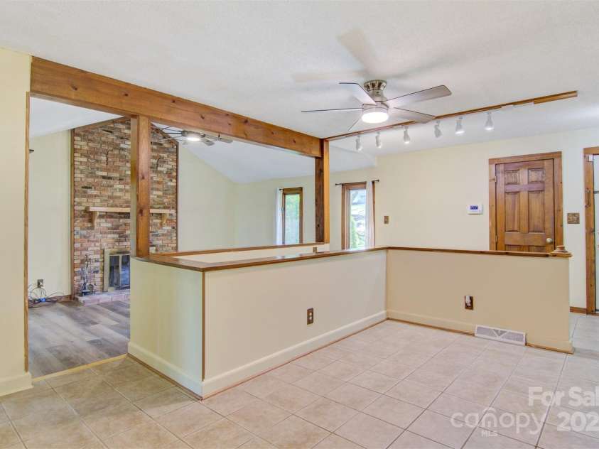 3846 22nd Street, Hickory, NC 28601.  MLS# CAR4241123, YatesRealty ID 7032. 