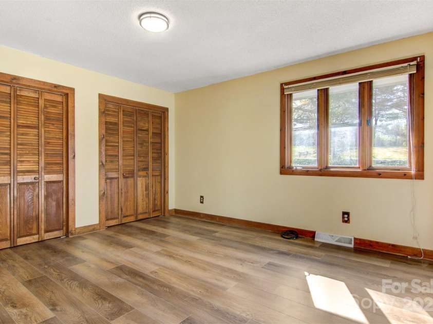 3846 22nd Street, Hickory, NC 28601.  MLS# CAR4241123, YatesRealty ID 7032. 