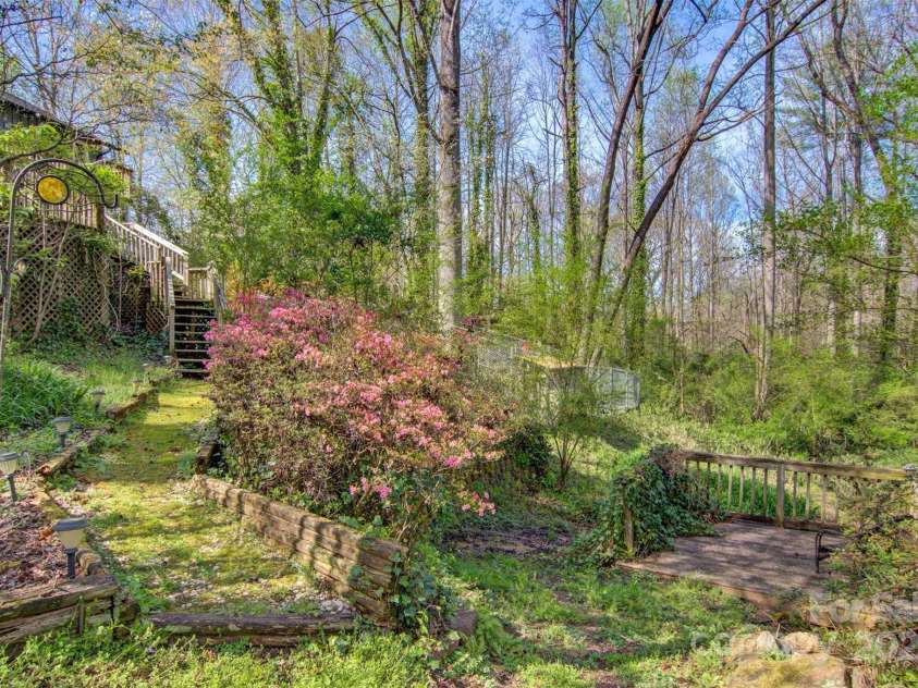 3846 22nd Street, Hickory, NC 28601.  MLS# CAR4241123, YatesRealty ID 7032. 