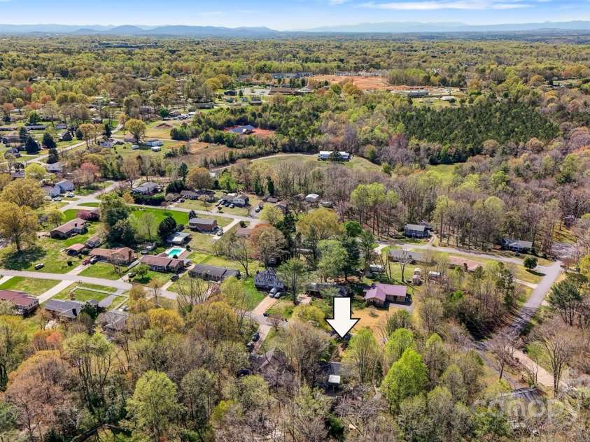 3846 22nd Street, Hickory, NC 28601.  MLS# CAR4241123, YatesRealty ID 7032. 