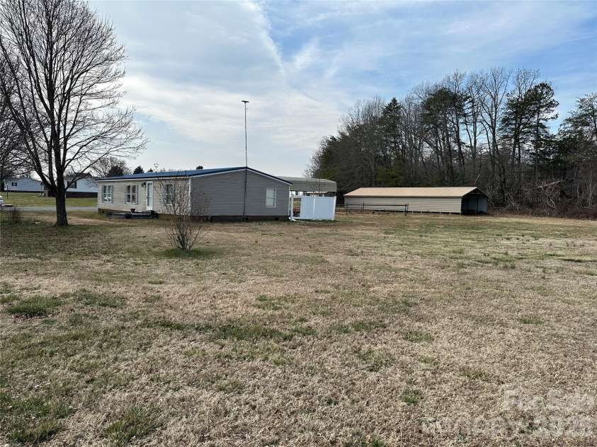 4621 Buffalo Shoals Road, Maiden, NC 28650.  MLS# CAR4353897, YatesRealty ID 7033. 