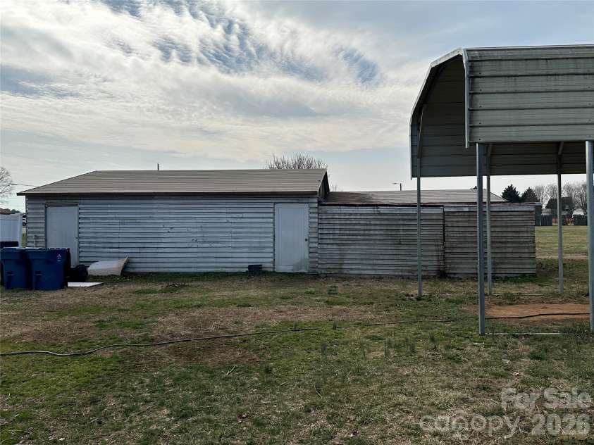 4621 Buffalo Shoals Road, Maiden, NC 28650.  MLS# CAR4353897, YatesRealty ID 7033. 