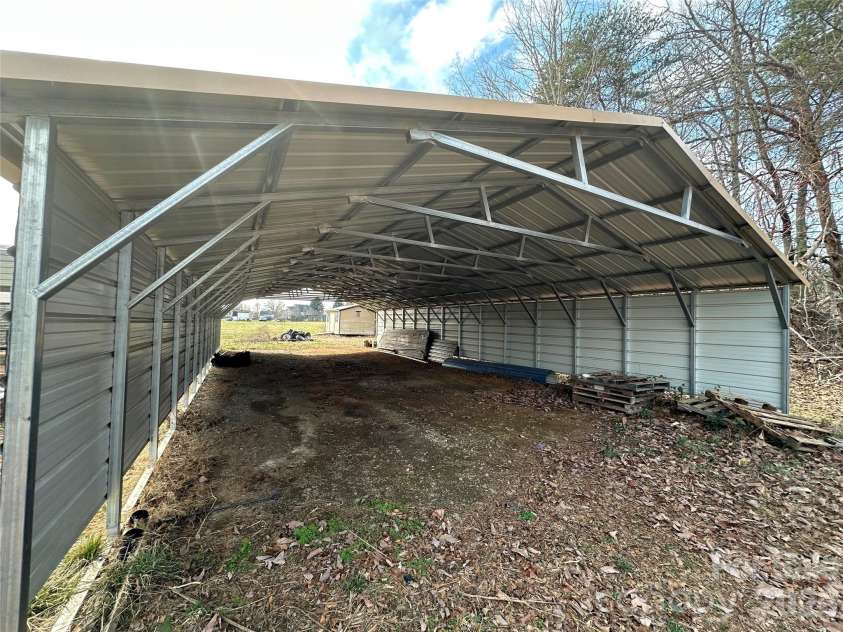 4621 Buffalo Shoals Road, Maiden, NC 28650.  MLS# CAR4353897, YatesRealty ID 7033. 