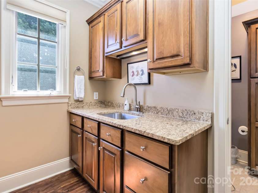 9200 Kingsmead Lane, Waxhaw, NC 28173.  MLS# CAR4247778, YatesRealty ID 7033. 