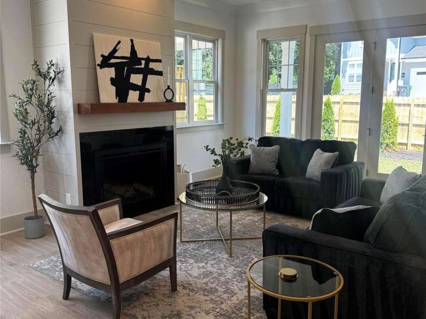 1529 Beckwith Place, Charlotte, NC 28205.  MLS# CAR4155227, YatesRealty ID 7036. Living room