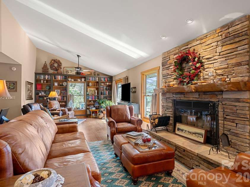 306 Sequoyah Lane, Brevard, NC 28712.  MLS# CAR4355647, YatesRealty ID 7036. 