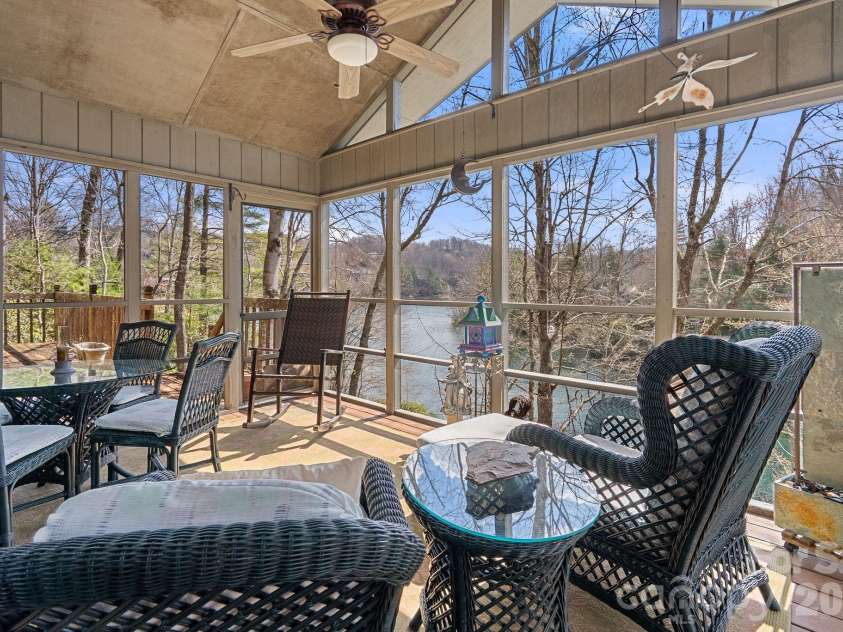 306 Sequoyah Lane, Brevard, NC 28712.  MLS# CAR4355647, YatesRealty ID 7036. 