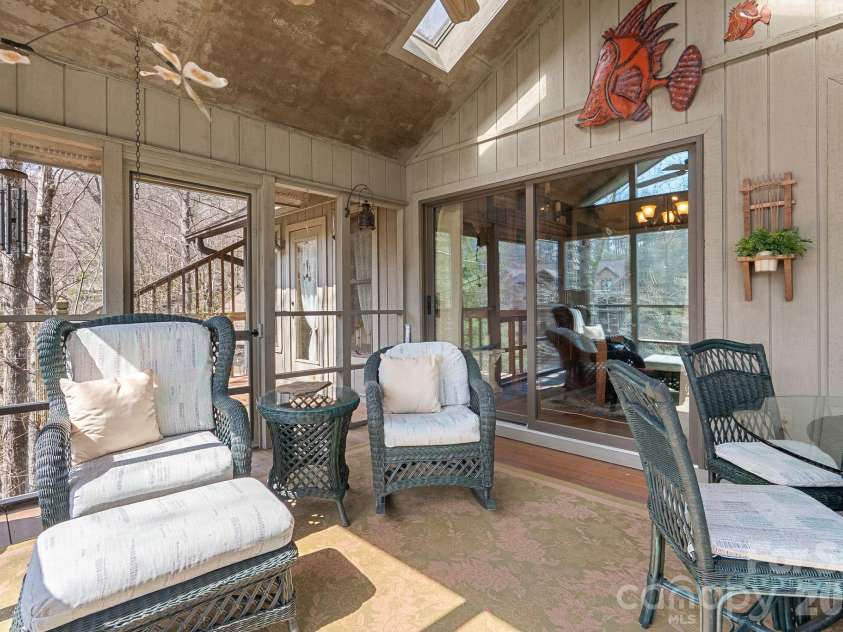 306 Sequoyah Lane, Brevard, NC 28712.  MLS# CAR4355647, YatesRealty ID 7036. 