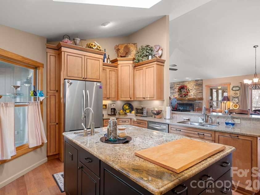 306 Sequoyah Lane, Brevard, NC 28712.  MLS# CAR4355647, YatesRealty ID 7036. 