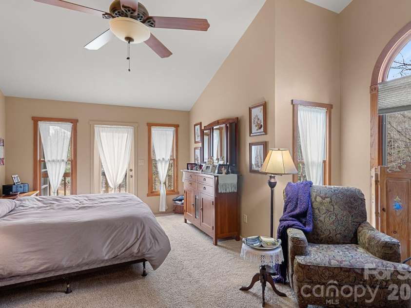 306 Sequoyah Lane, Brevard, NC 28712.  MLS# CAR4355647, YatesRealty ID 7036. 
