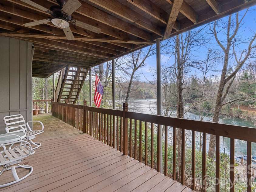306 Sequoyah Lane, Brevard, NC 28712.  MLS# CAR4355647, YatesRealty ID 7036. 