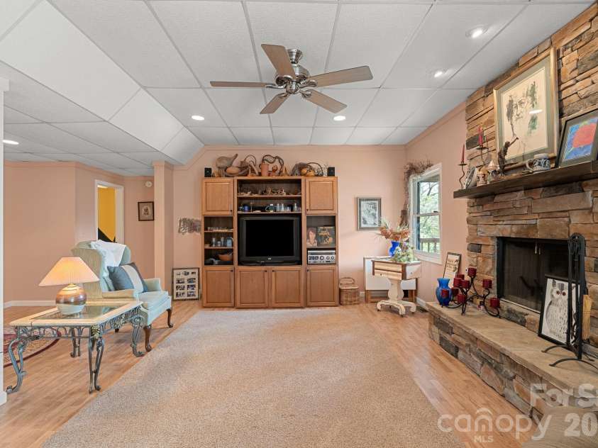 306 Sequoyah Lane, Brevard, NC 28712.  MLS# CAR4355647, YatesRealty ID 7036. 