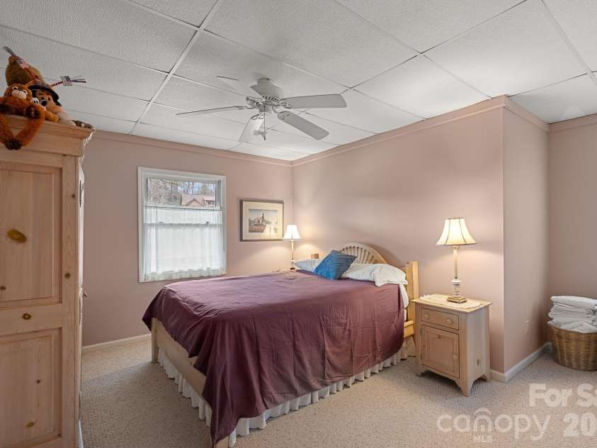 306 Sequoyah Lane, Brevard, NC 28712.  MLS# CAR4355647, YatesRealty ID 7036. 