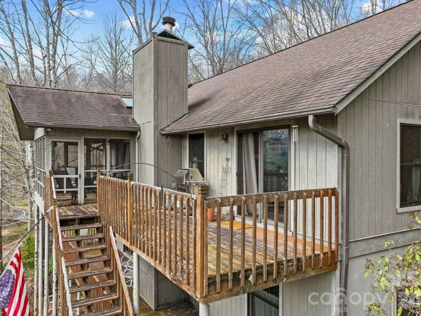 306 Sequoyah Lane, Brevard, NC 28712.  MLS# CAR4355647, YatesRealty ID 7036. 