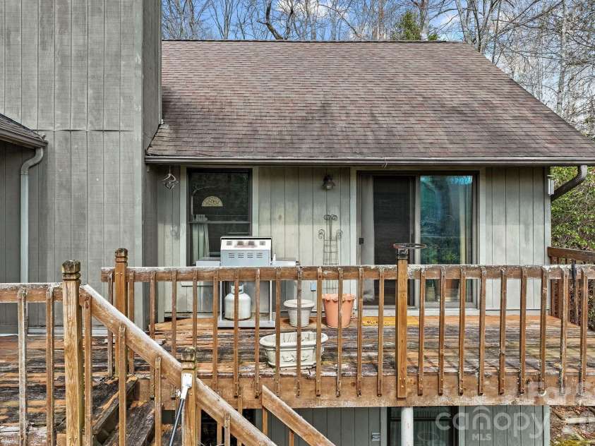 306 Sequoyah Lane, Brevard, NC 28712.  MLS# CAR4355647, YatesRealty ID 7036. 
