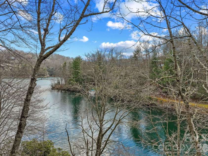 306 Sequoyah Lane, Brevard, NC 28712.  MLS# CAR4355647, YatesRealty ID 7036. 