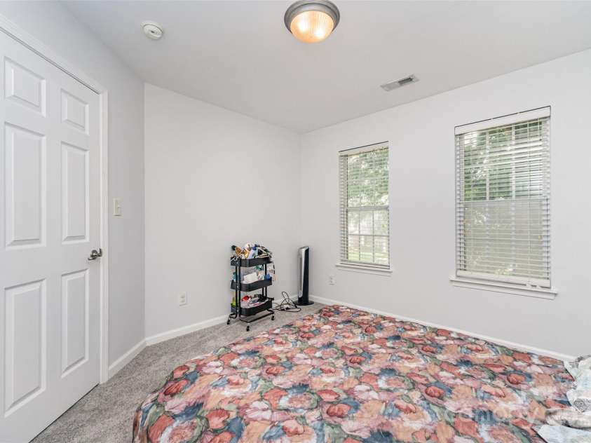2823 Oakdale Pasture Drive, Charlotte, NC 28216.  MLS# CAR4303288, YatesRealty ID 7037. 