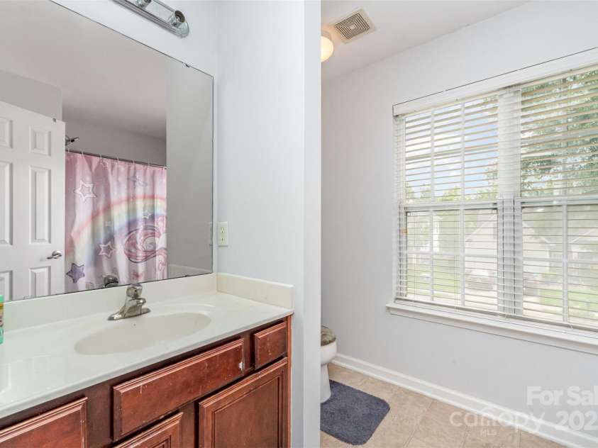 2823 Oakdale Pasture Drive, Charlotte, NC 28216.  MLS# CAR4303288, YatesRealty ID 7037. 