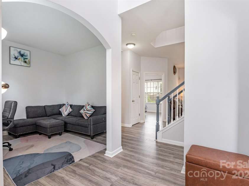 2823 Oakdale Pasture Drive, Charlotte, NC 28216.  MLS# CAR4303288, YatesRealty ID 7037. 