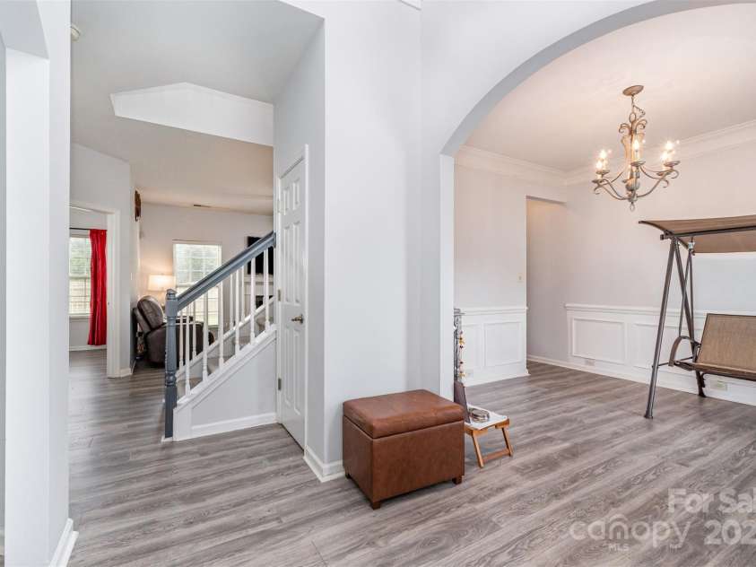 2823 Oakdale Pasture Drive, Charlotte, NC 28216.  MLS# CAR4303288, YatesRealty ID 7037. 