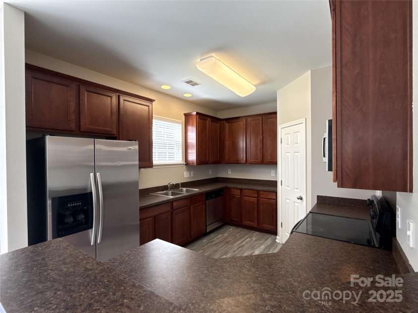 5011 Abercromby Street, Charlotte, NC 28213.  MLS# CAR4235648, YatesRealty ID 7037. 
