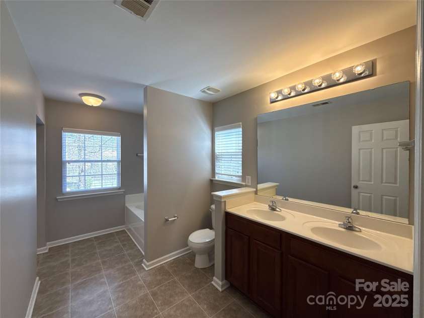 5011 Abercromby Street, Charlotte, NC 28213.  MLS# CAR4235648, YatesRealty ID 7037. 
