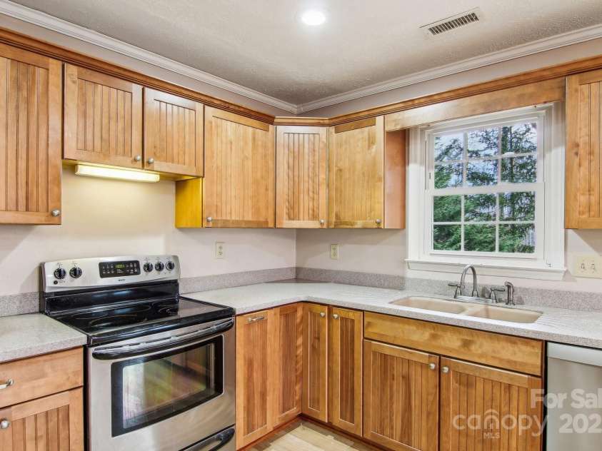 273 Quail Ridge Road, Mills River, NC 28759.  MLS# CAR4210864, YatesRealty ID 7038. 