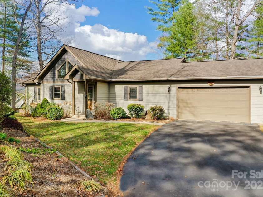 22 Critter Trail, Clyde, NC 28721.  MLS# CAR4242680, YatesRealty ID 7039. 