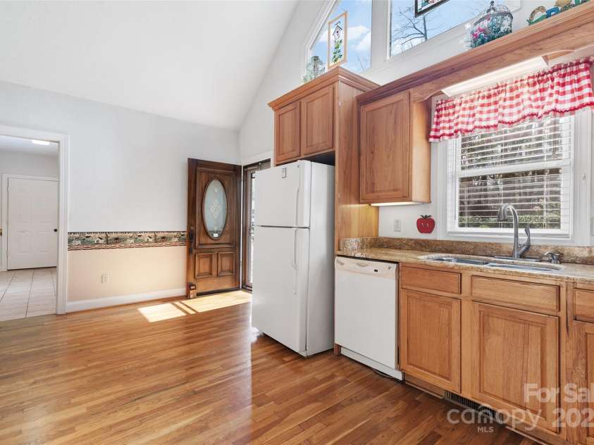 22 Critter Trail, Clyde, NC 28721.  MLS# CAR4242680, YatesRealty ID 7039. 